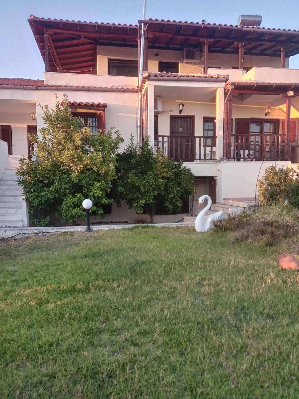 Apartments Giannis Metamorfosi  Exterior photo